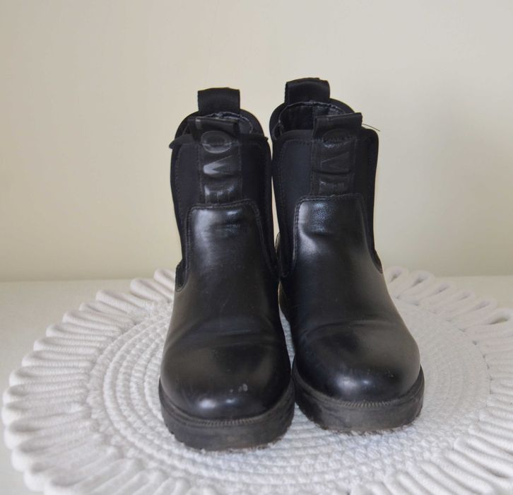 Czarne buty wysokie,botki ,sztyblety młodzieżowe rozmiar 35