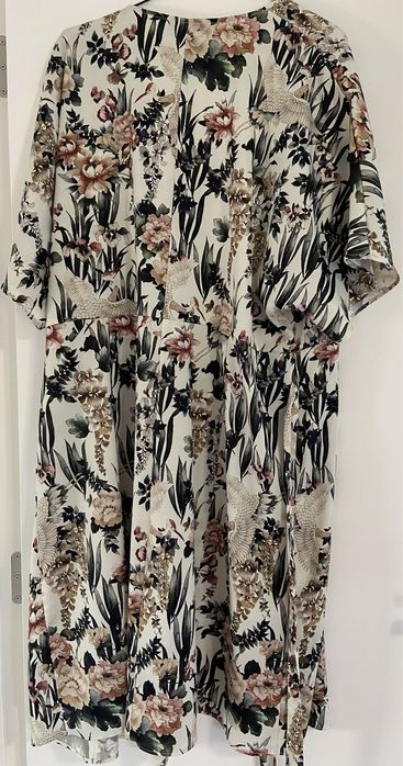 Vestido traçado/quimono da Violeta by Mango