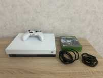 Продам консоль Xbox one x 2017 года выпуска