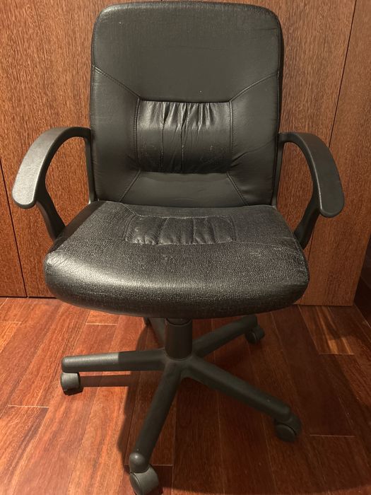 Cadeira de escritório giratória