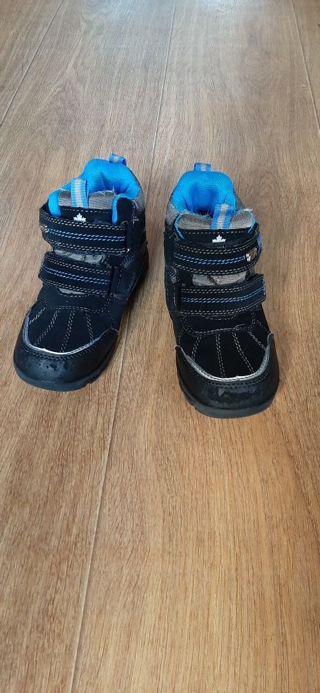 Ботинки кроссовки детские