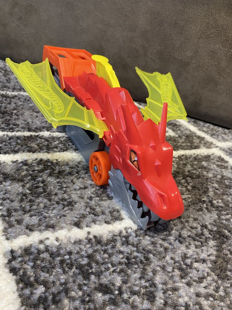 Hot wheels трек  паща дракона