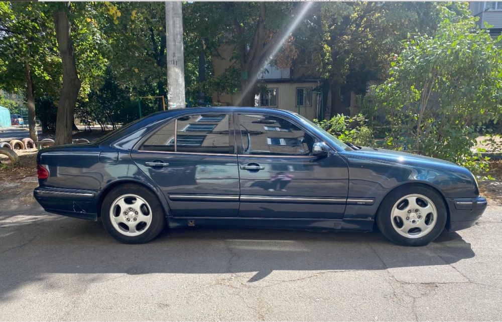 Продам Mercedes-Benz E-Class 200 w210(FL)