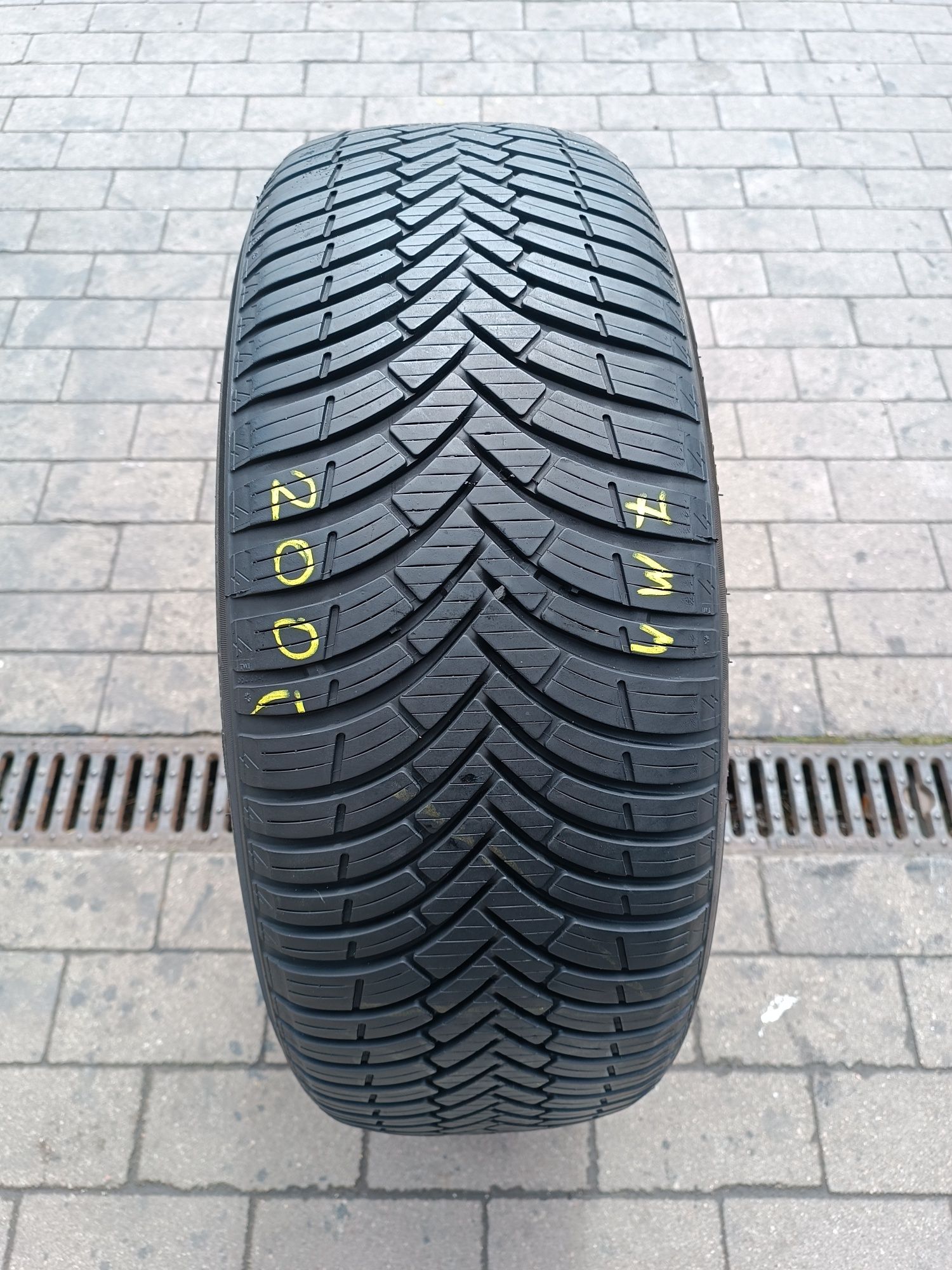 225/55R17 Kleber Quadraxer 2