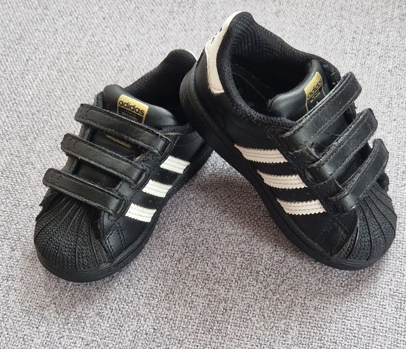 Adidas Superstar 22