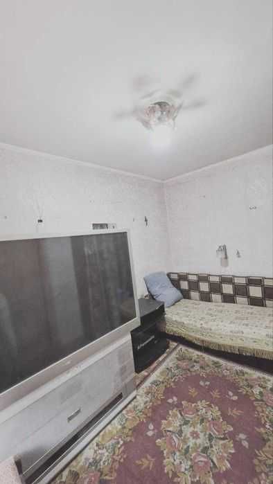 2 комн -27 метров. Центр. АГВ. Жилое состояние. ул. Колонтаевская