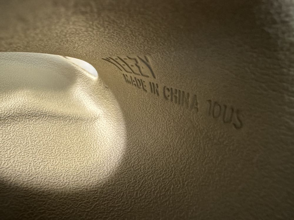 Продам нові,фірмові,потужні тапочки Adidas Yeezy SLIDE