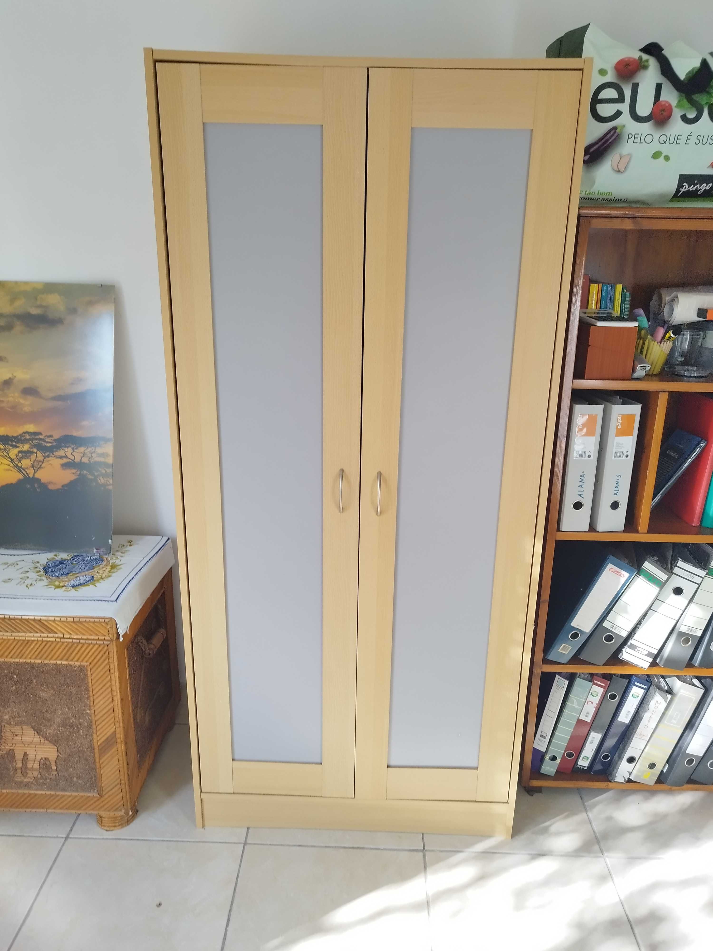 Guarda-fato com 2 portas