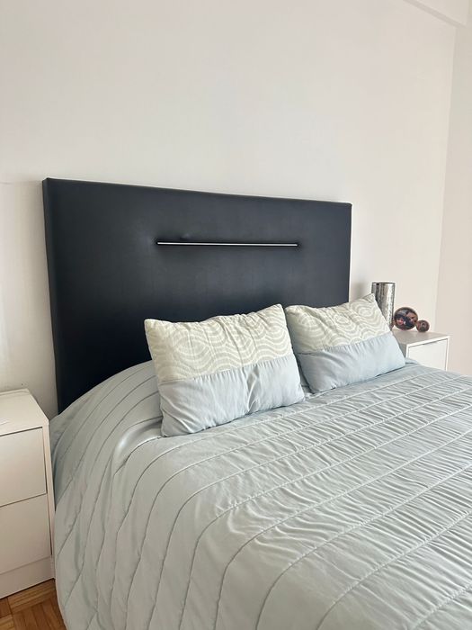 Cama 1,40m por 2.00 m com cabeceira e colchao