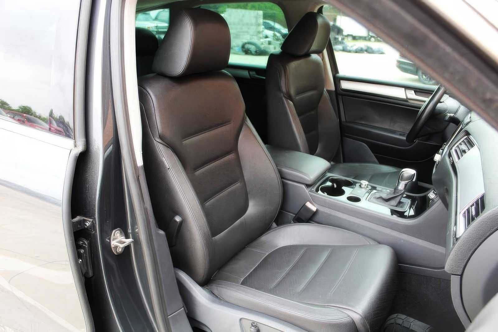 2014 Volkswagen Touareg V6 Sport