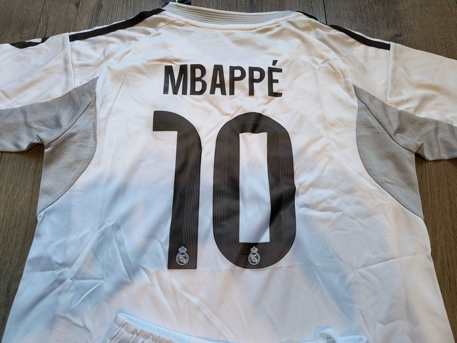 Strój dziecięcy Real Madryt 2025/26 Mbappe 10 r. na 125-135 cm