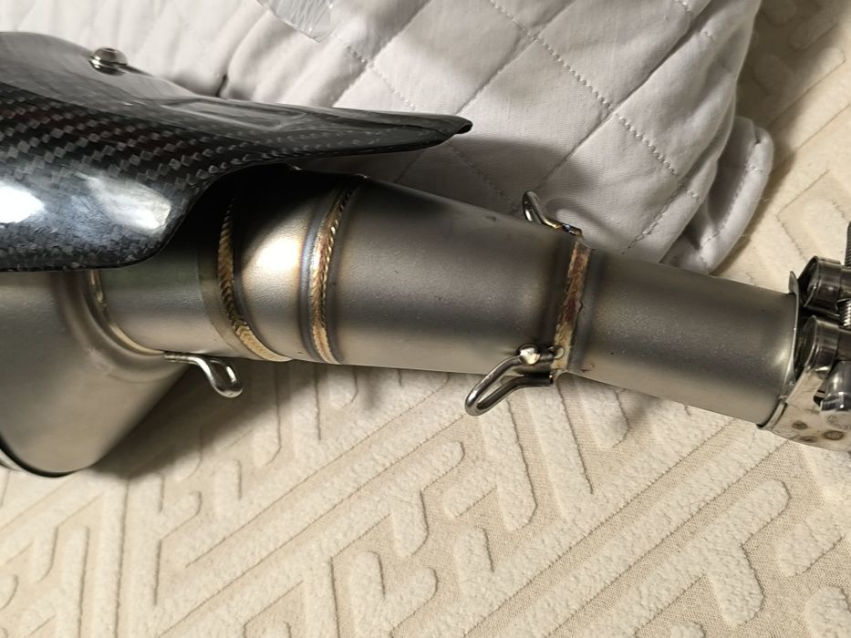 escape Akrapovič Slip-On Line (Titanium), um sistema de escape de alta