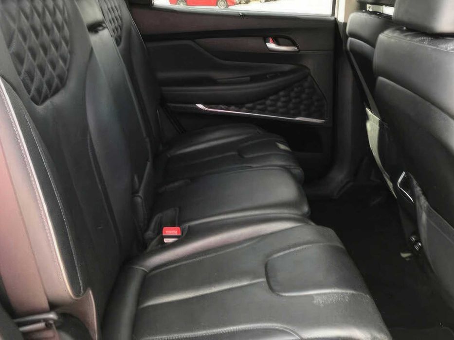 Hyundai Santa Fe      2021