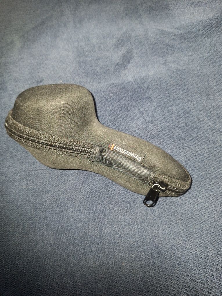 Etui do golarki Remington 8