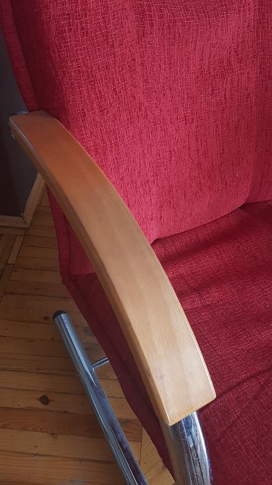 Fotele krzesła na giętych nogach czerwone
