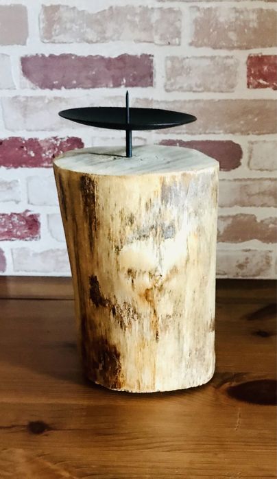 Drewniany świecznik na świece pieniek