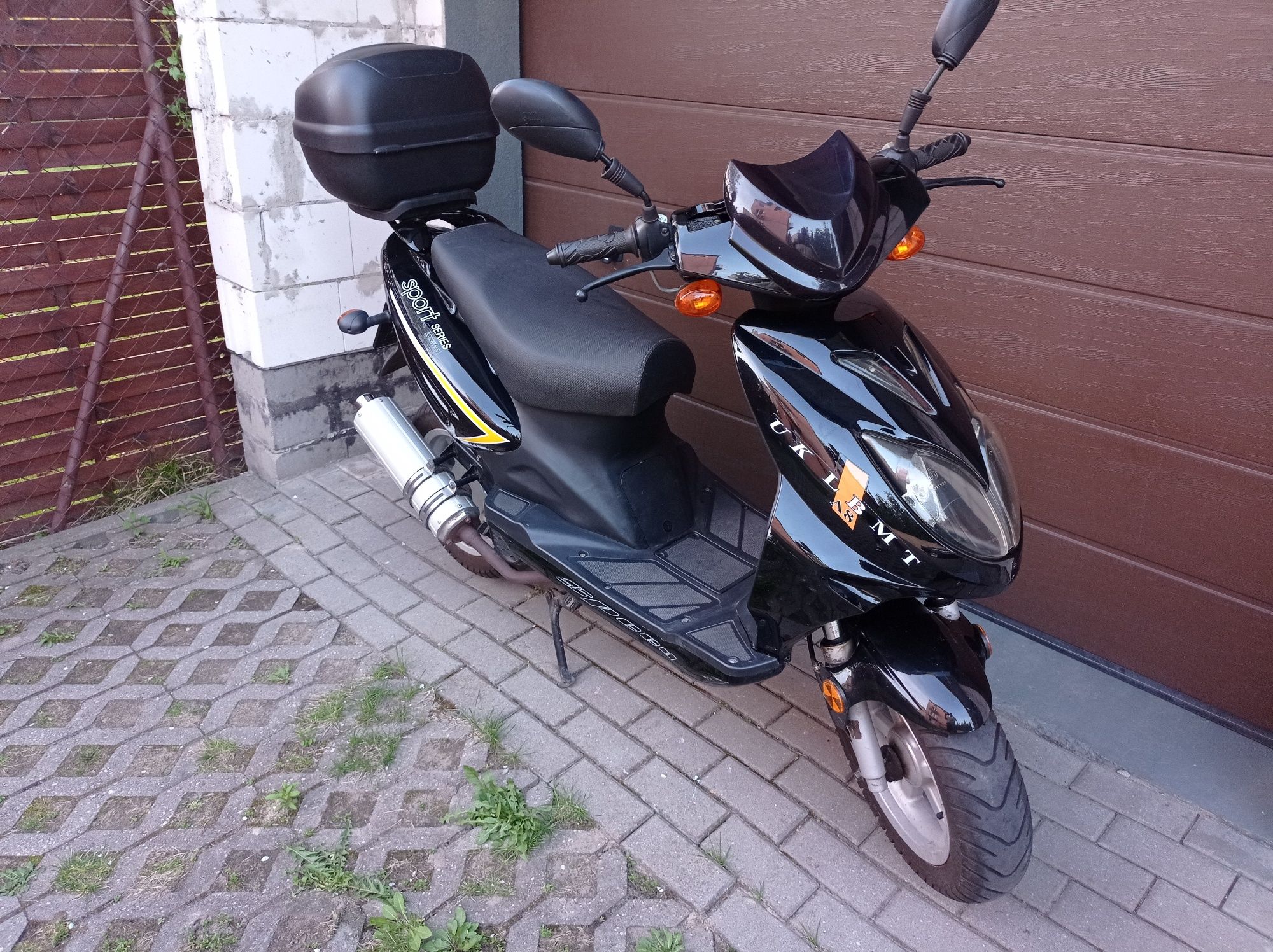 Skuter lingben lb125t-21, niskie spalanie idealny do jazdy po mieście.