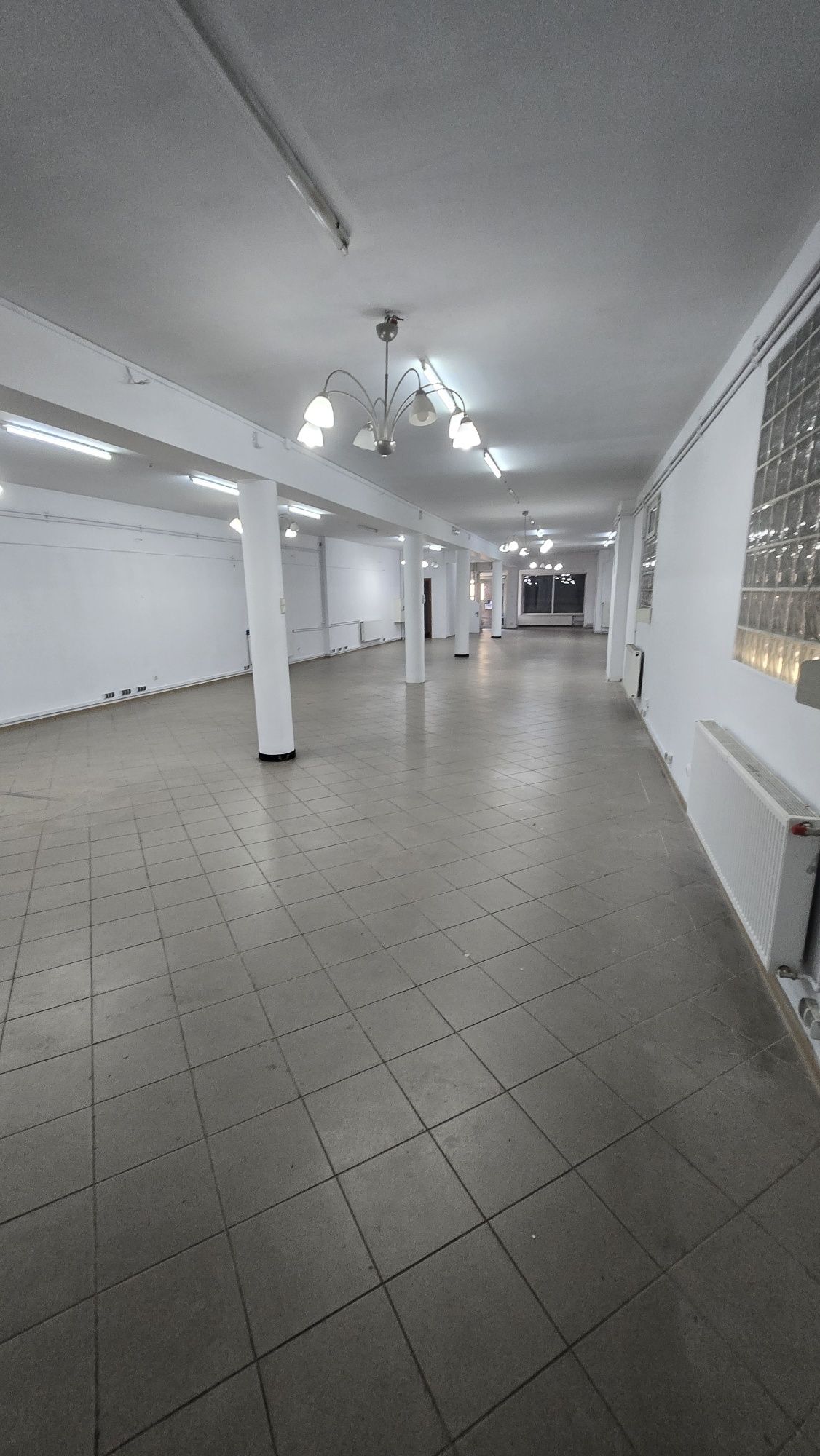 Lokal usługowy do wynajęcia 240m2 w rynku
