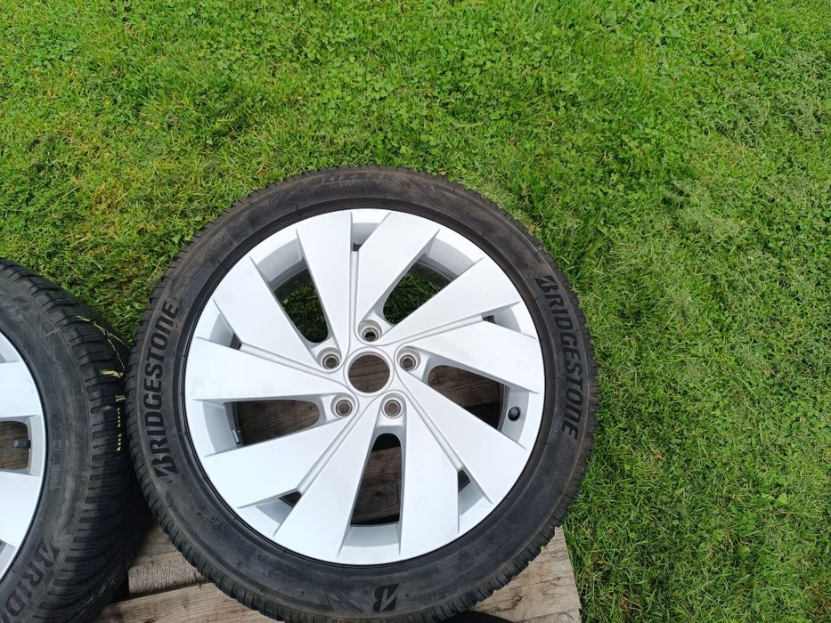 Felgi Golf 7/8 205/50r17 Bridgestone Blizzak LM005