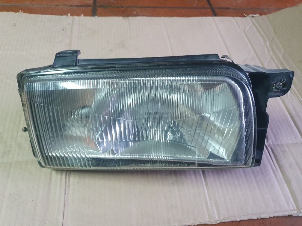 Farol direito  nissan  terrano II