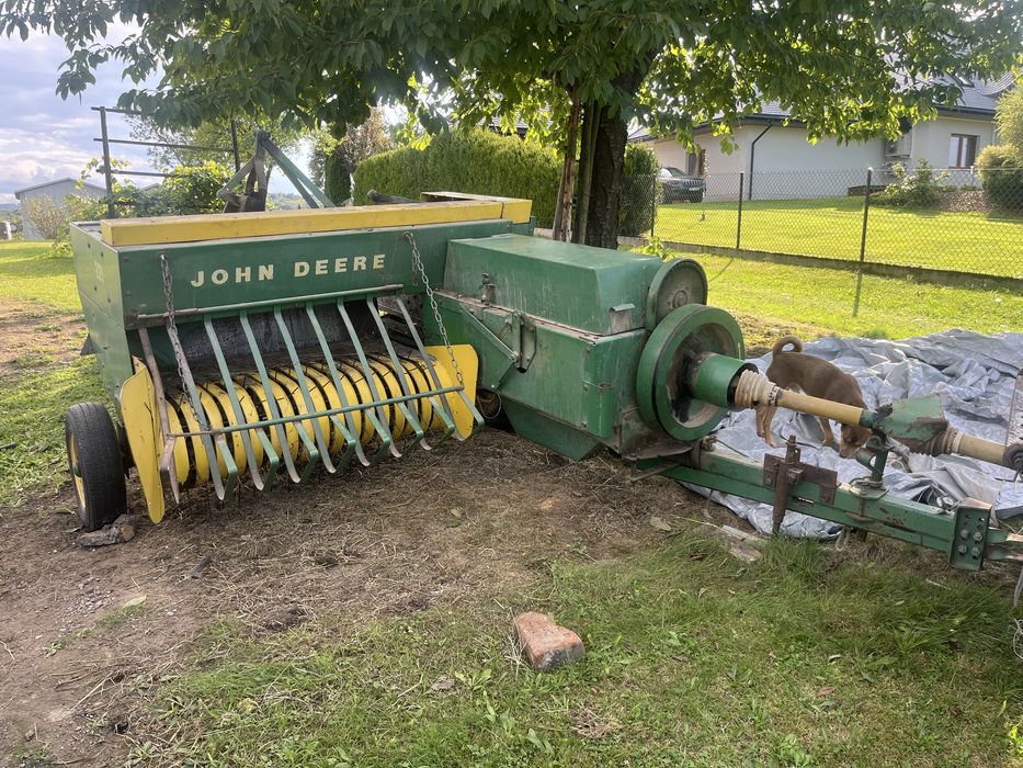 Prasa john deere EO 221