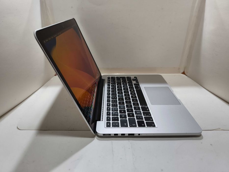 Apple Macbook Pro 13 i5 SSD 256GB 8GB ram Iris Retina