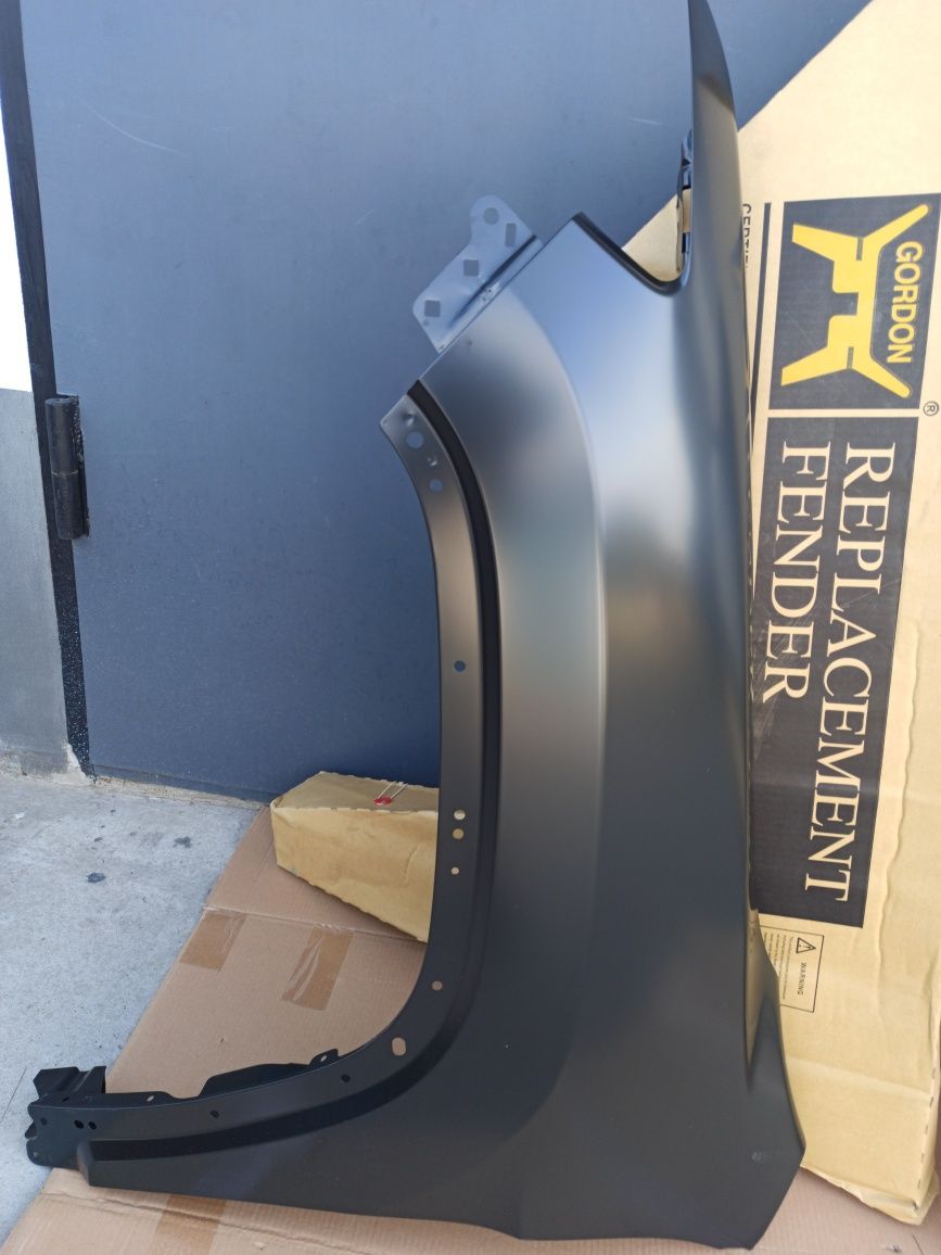 Крыло переднее левое Jeep Cherokee KL 19- 68292515AC\68292514AC
