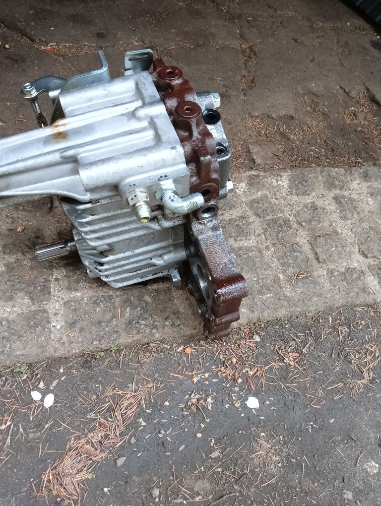 Kosiarka traktorek Kubota G 23-G26 Hydrostat -Skrzynia hydrostatyczna.