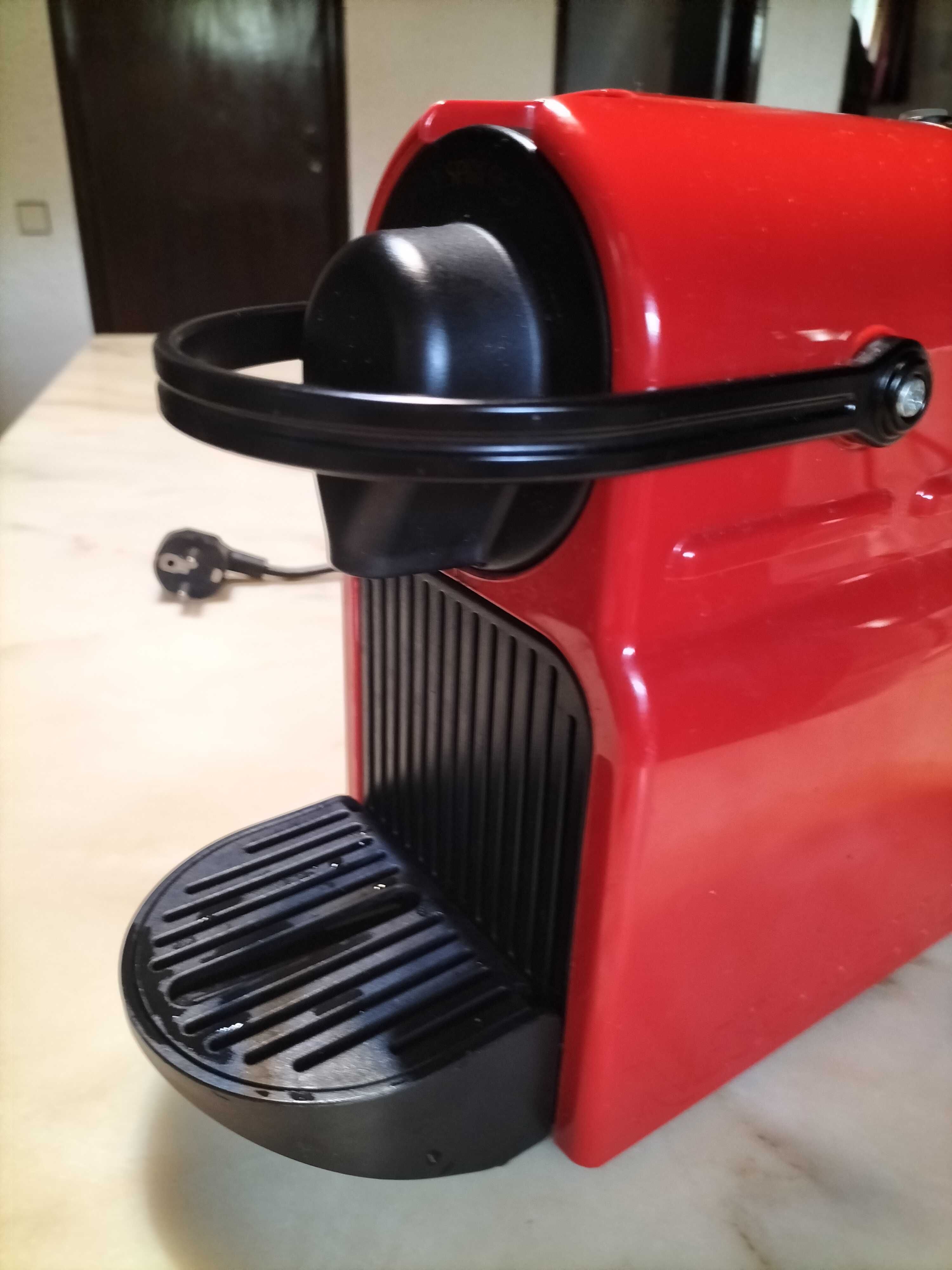 Cafeteira NESPRESSO maravilhosa - NOVO PREÇO