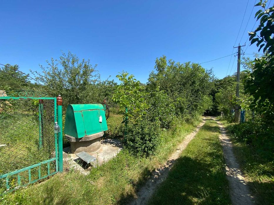 Продається земельна ділянка з криницею та плодовими деревами!
