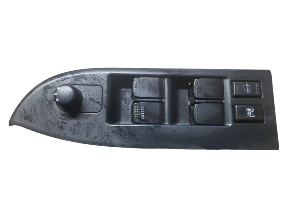 кнокпки стеклоподьемника водителя Suzuki Grand Vitara разборка