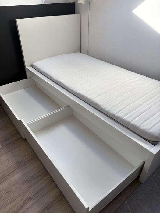Łóżko Malm białe Ikea 90x200 z pojemnikami na posciel i materac