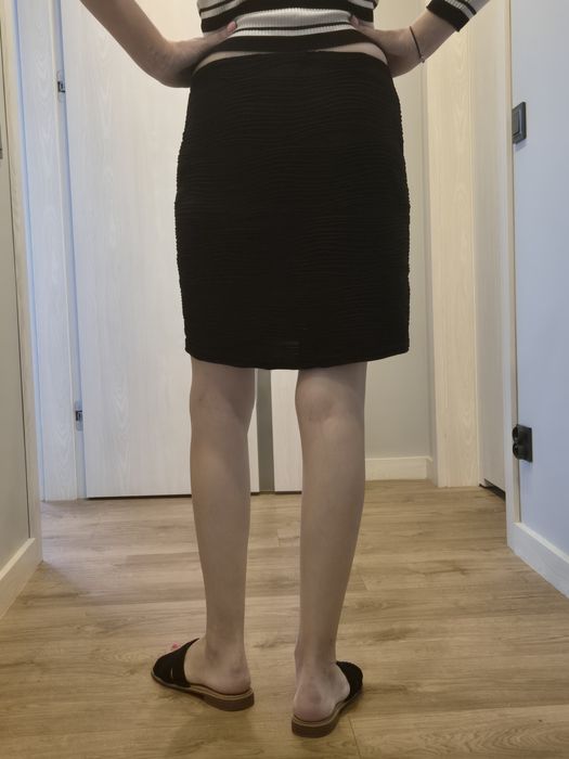 * Spódniczka z marszczeniem ozdobnymi Czarna rozm 42