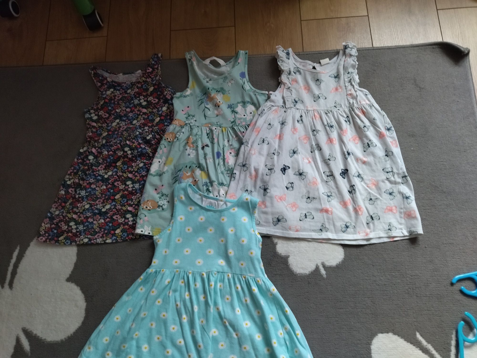 Zestaw 5 sukienek h &m w r. 104