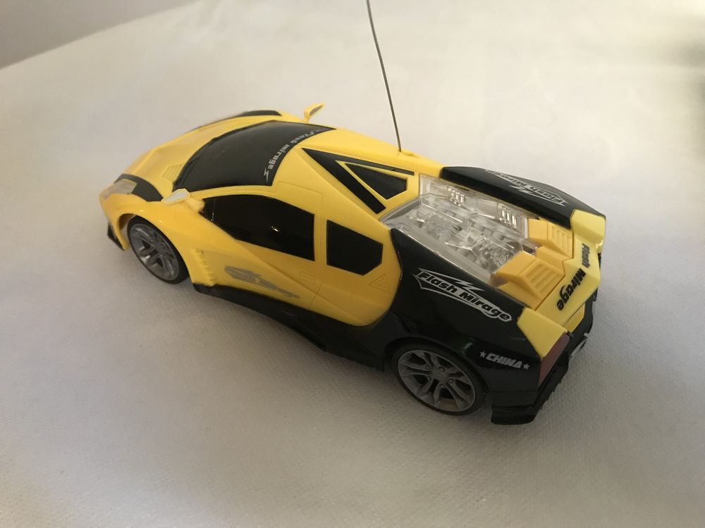 Lote de 3 carros telecomandados – para peças/recuperar