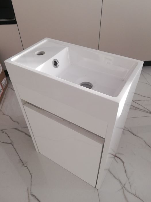 Рукомийник у  ванну, санвузол