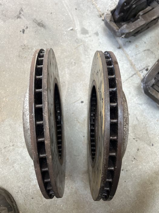 Hamulce Tarcze Zaciski Klocki Bmw F10 F11 530d n57 Komplet