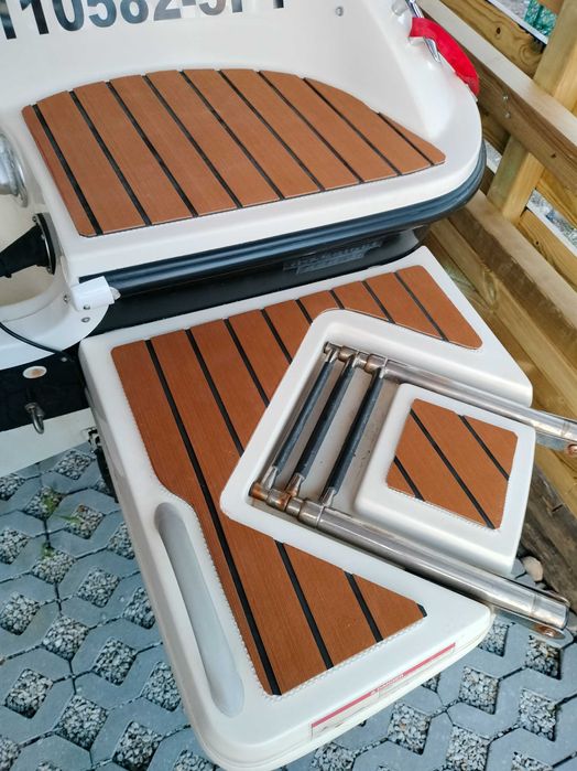 Barco Bayliner Element E 160