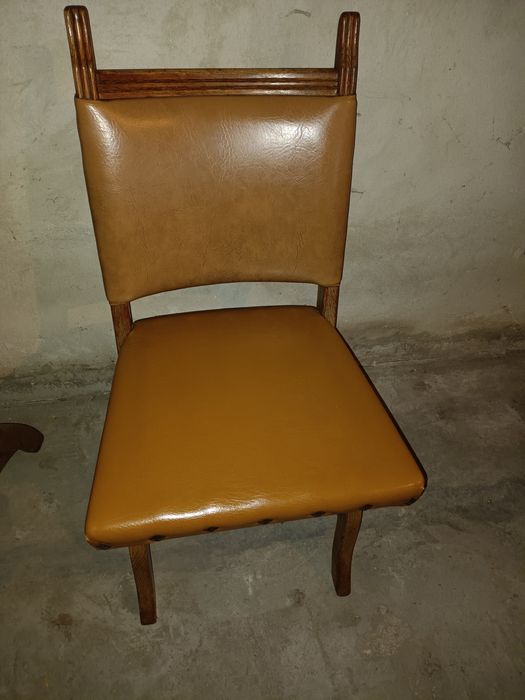 Krzesła drewniane naturalna skóra