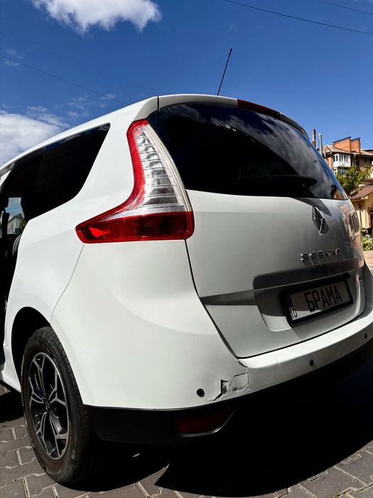 Renault Grand Scenic 2014  дизель 1.5 dCi  290 000 км 10 000 $