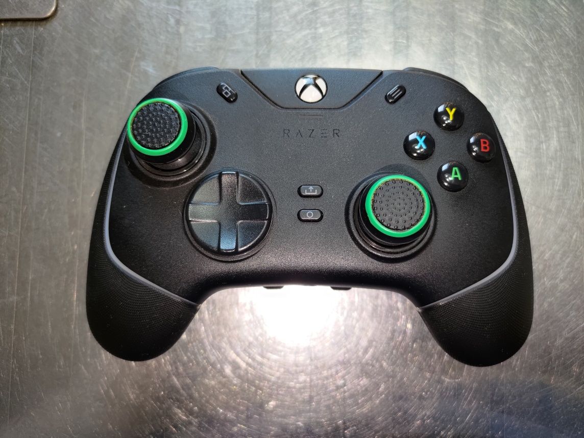 Razer Wolverine V2 Chroma