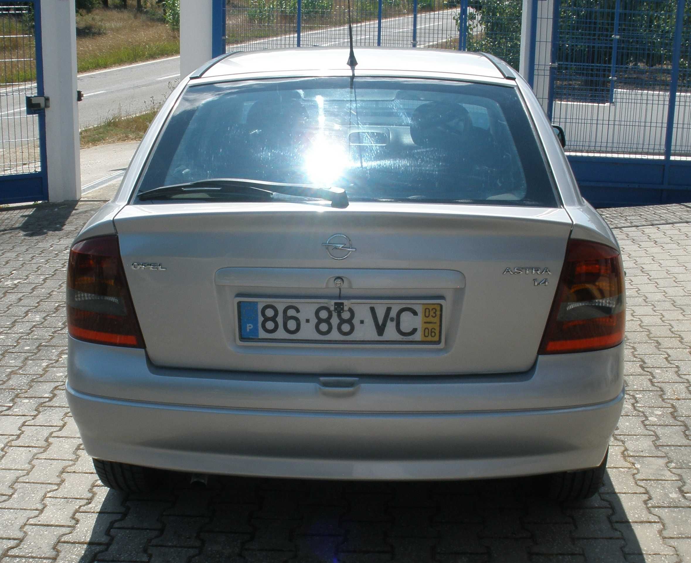 Opel Astra. Impecável ... Muito estimado ... Comprove