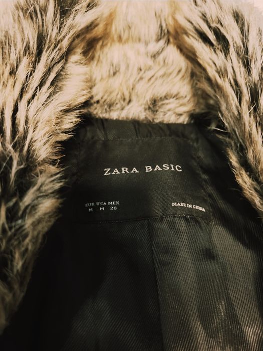 Płaszcz Zara z futerkiem