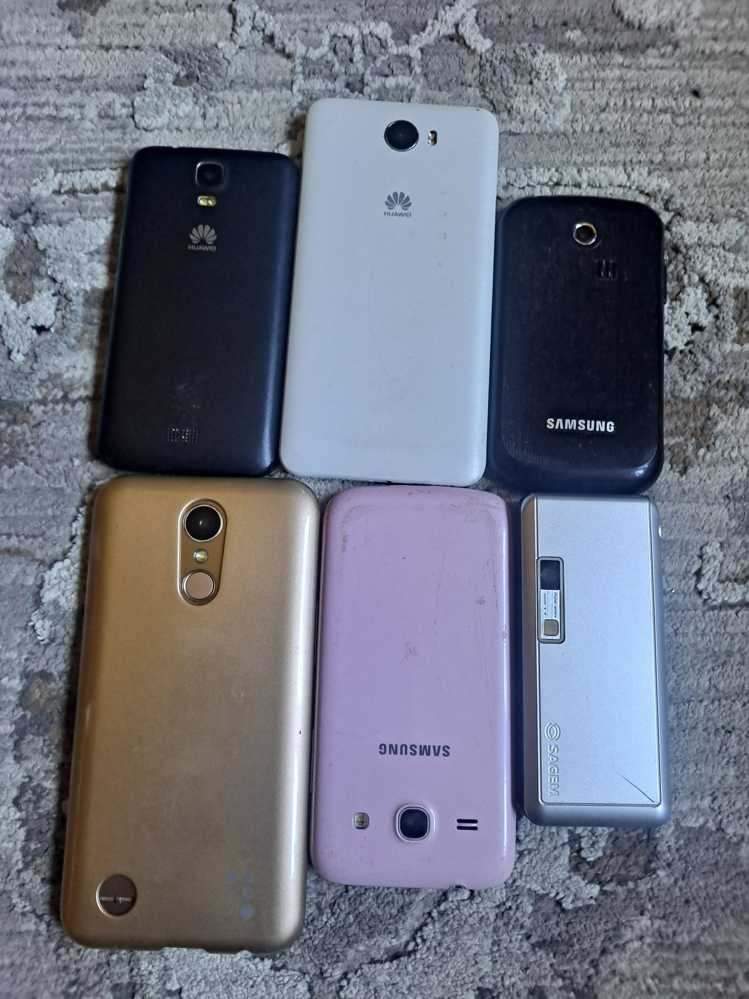 Telefony komórkowe- 6 szt - uszkodzone