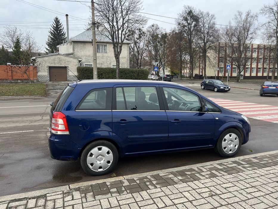 Аренда авто opel zafira b