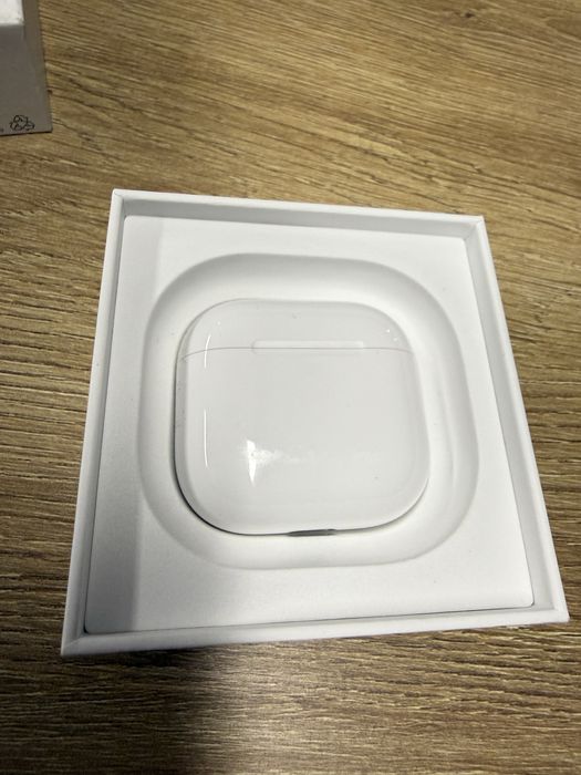 Навушники Apple AirPods 4 (MXP63) 2024
