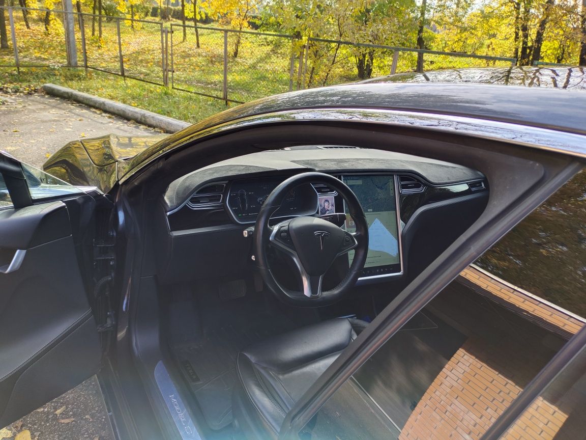 Tesla model S, 85D 85kWh.Dual Motor (417 к.с.) AWD