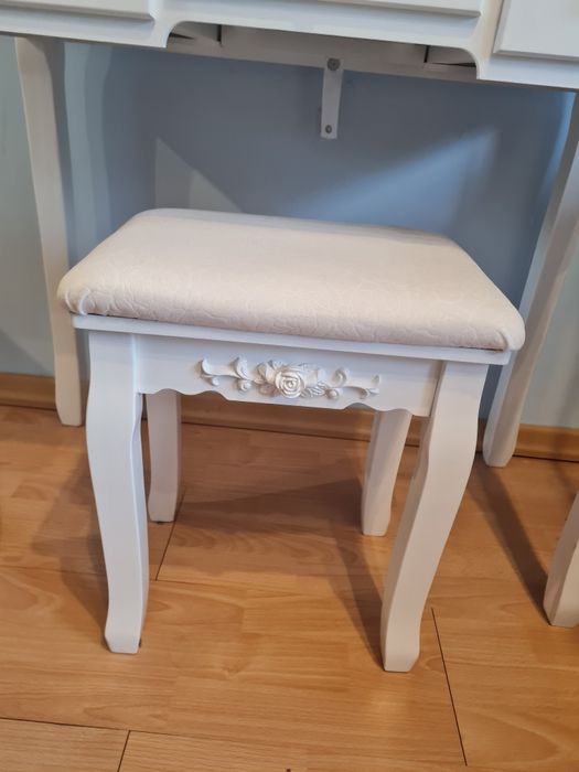 Toaletka biała dla dziewczynki