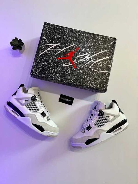 Buty Trampk Jordan 4 RetroMilitary Black R.43