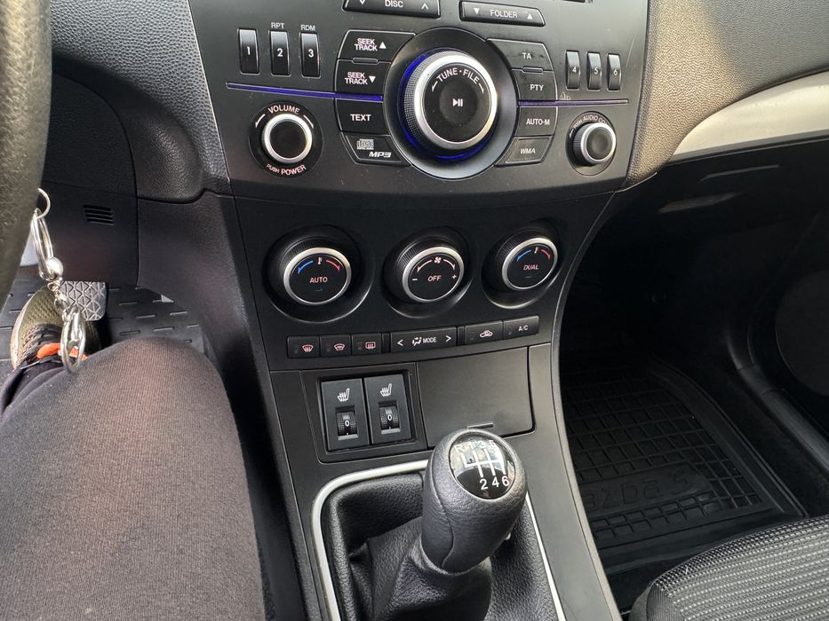 Продам MAZDA 3,  1.6 dizel
